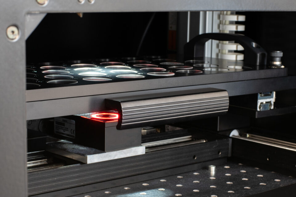 ARGOS matrix tray with luminous lenses